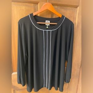 Anne Klein women’s black top